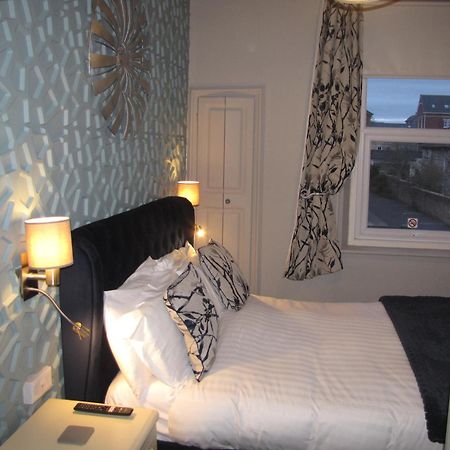 Ashmira Guest House Weymouth Esterno foto