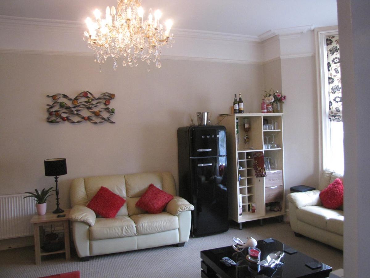Ashmira Guest House Weymouth Esterno foto