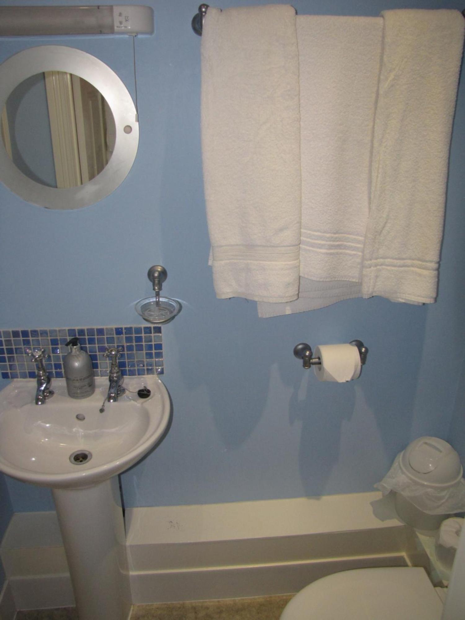 Ashmira Guest House Weymouth Esterno foto