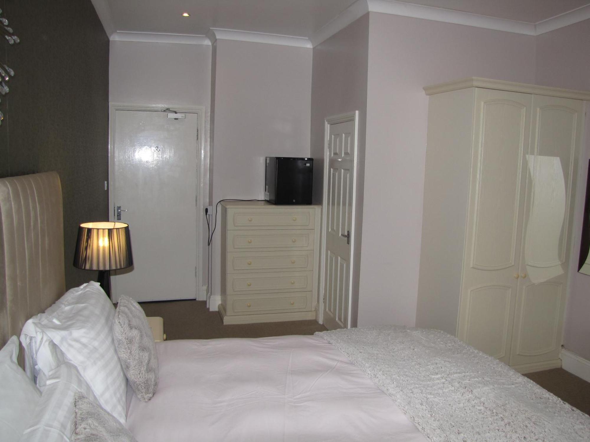 Ashmira Guest House Weymouth Esterno foto