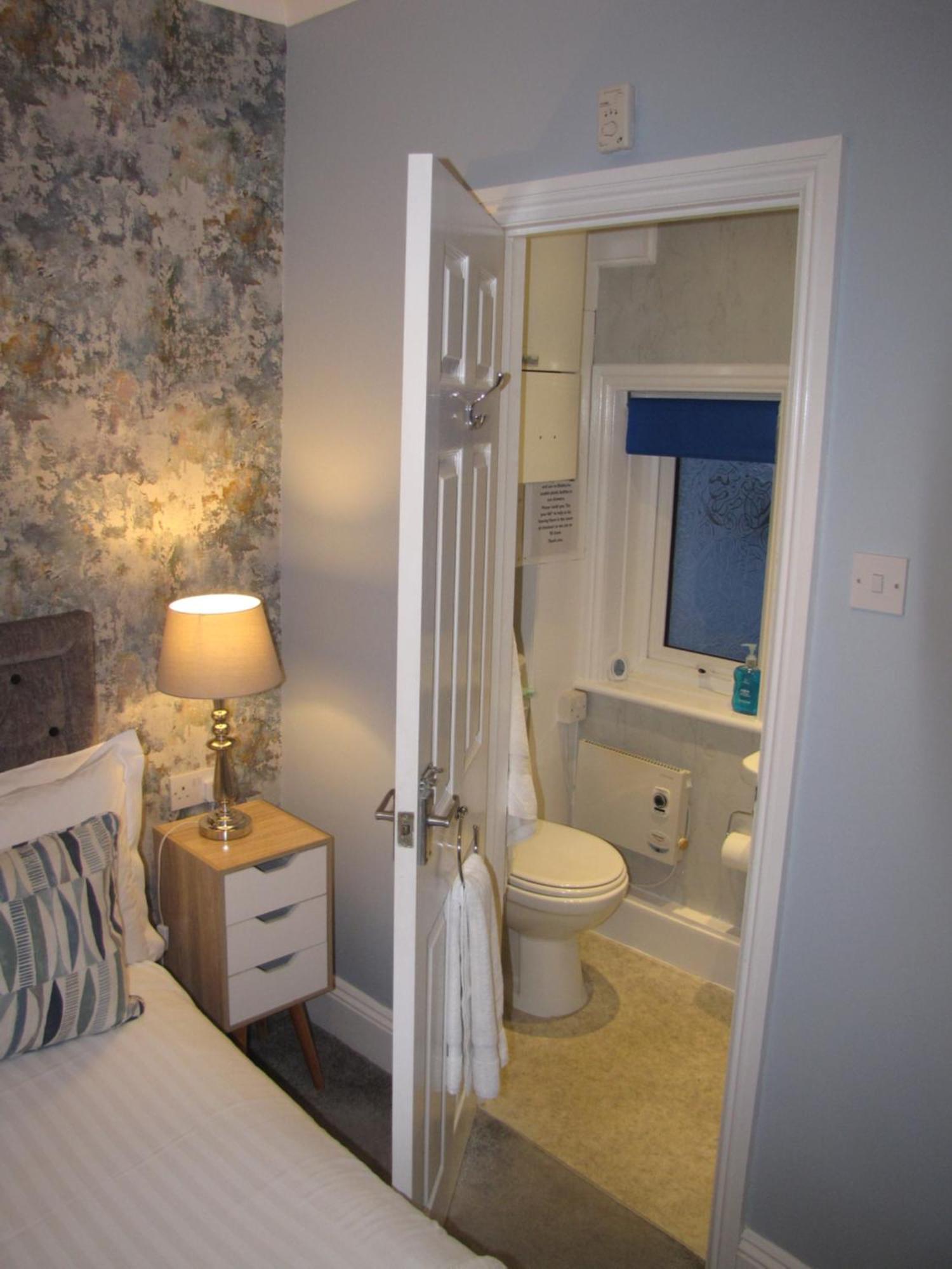 Ashmira Guest House Weymouth Esterno foto