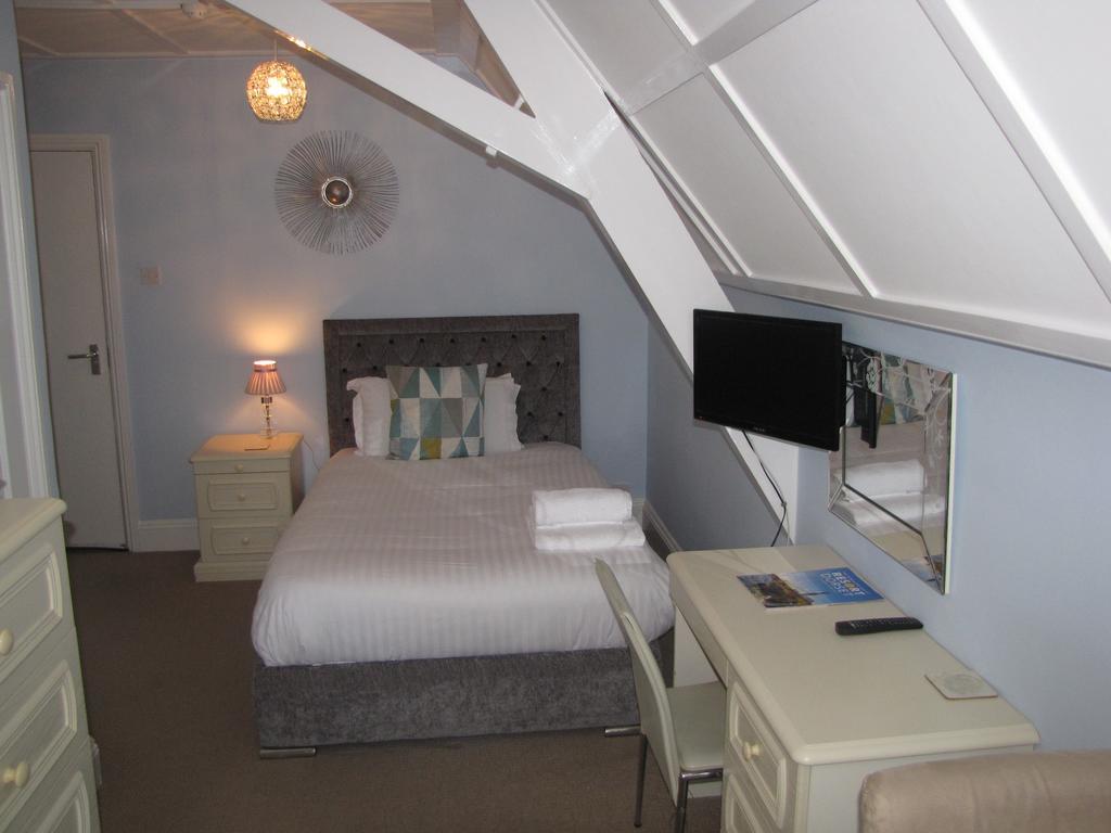 Ashmira Guest House Weymouth Esterno foto