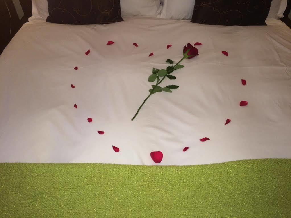 Ashmira Guest House Weymouth Esterno foto